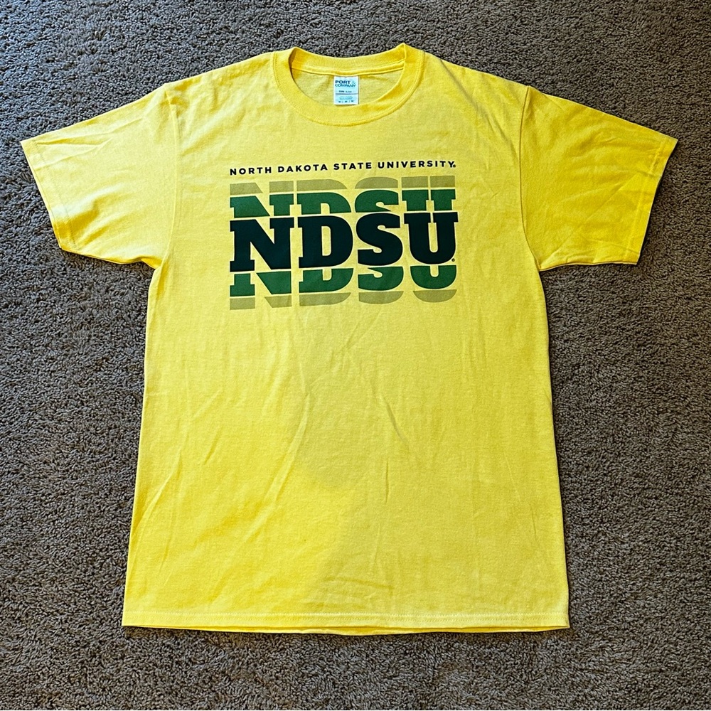 NDSU new Men’s/Unisex medium T-shirt
